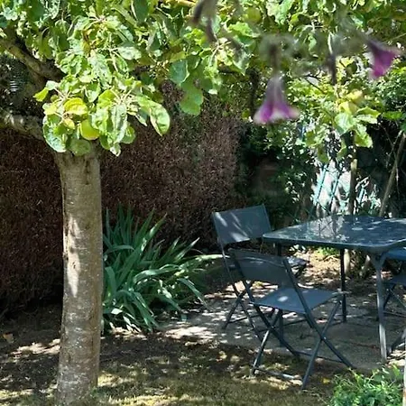Prázdninový dům Maison Avec Jardin Clos Au Calme -saint Contest